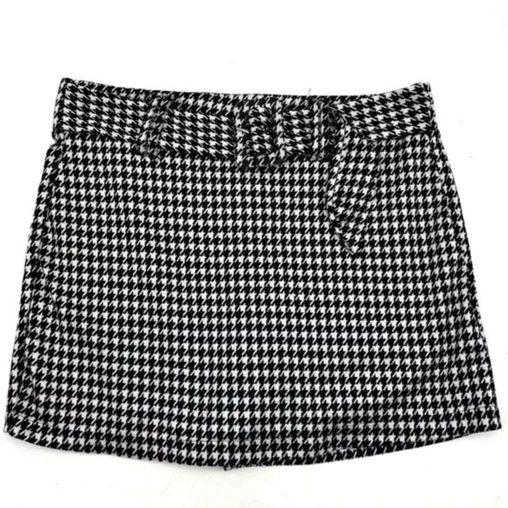 UEC RETRO EYE CANDY BELTED MINI STRETCH SKORT BLACK WHITE HOUNDSTOOTH PRINT SZ L